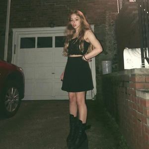 Meet your Posher, Lauryl